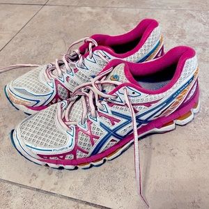 ASICS Women’s Gel Kayano Size 8